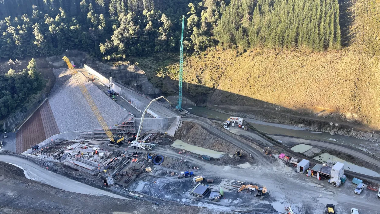 overview-of-upper-spillway-and-embnakment-crest-progress-scaled.jpeg